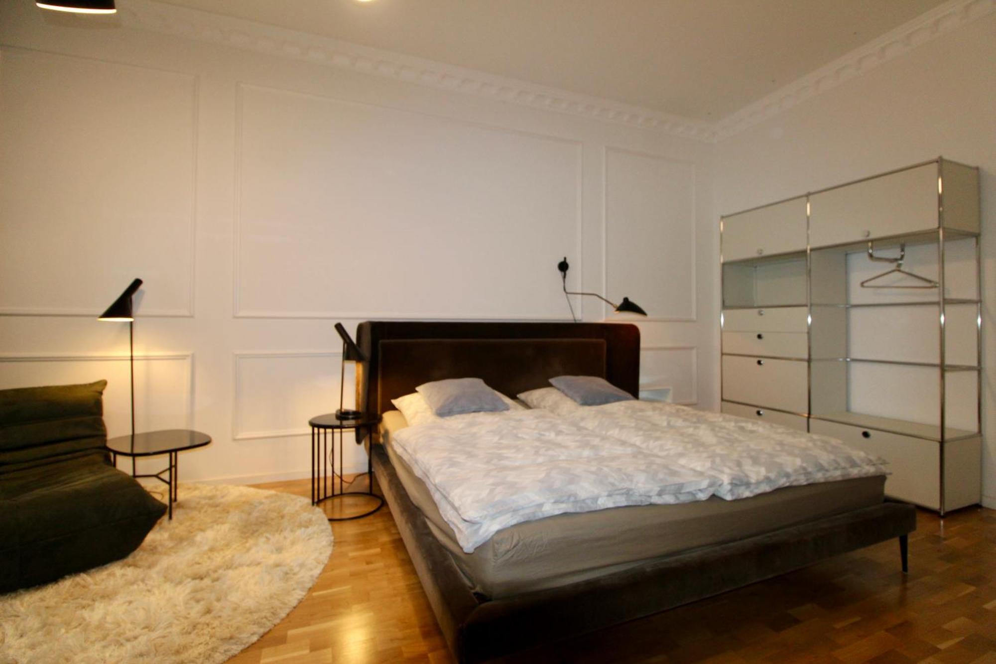 Zentrales Hochwertiges Gruenderzeit-apartment Thomasius